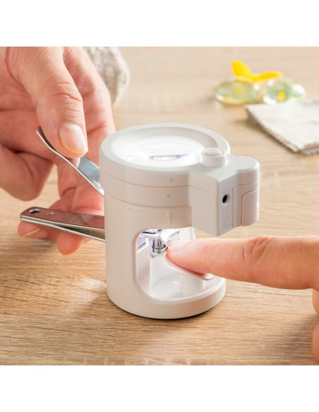 Coupe-ongles avec Lumière LED, Loupe et Lime Clail InnovaGoods – INNOVAGOODS (Coffret De Manucure - Kit Manucure - Pedicure) | STORE PRO SHOP 