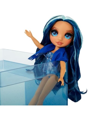 Rainbow High Swim  Style - Poupée mannequin ariculée 27 cm - Skyler (Bleue) - Maillot de bain  Paréo - a partir de 4 ans – RAINBOW HIGH () | STORE PRO SHOP 